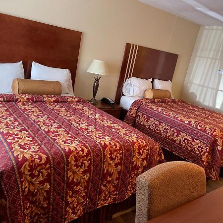 Riviera Inn And Suites Εξωτερικό φωτογραφία