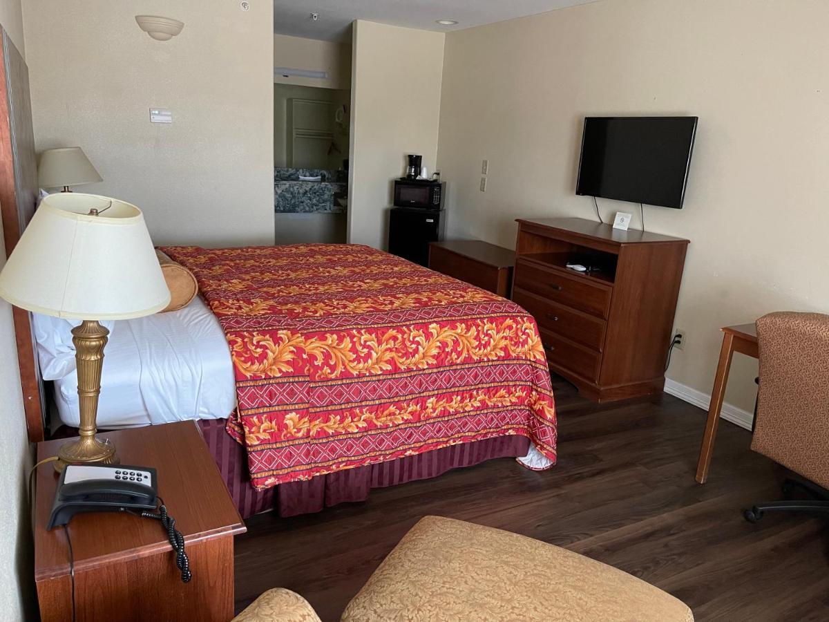 Riviera Inn And Suites Εξωτερικό φωτογραφία